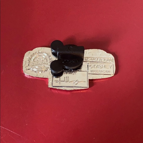 Disney Kingdom of Cute House of Tomorrow pin - Picture 2 of 2